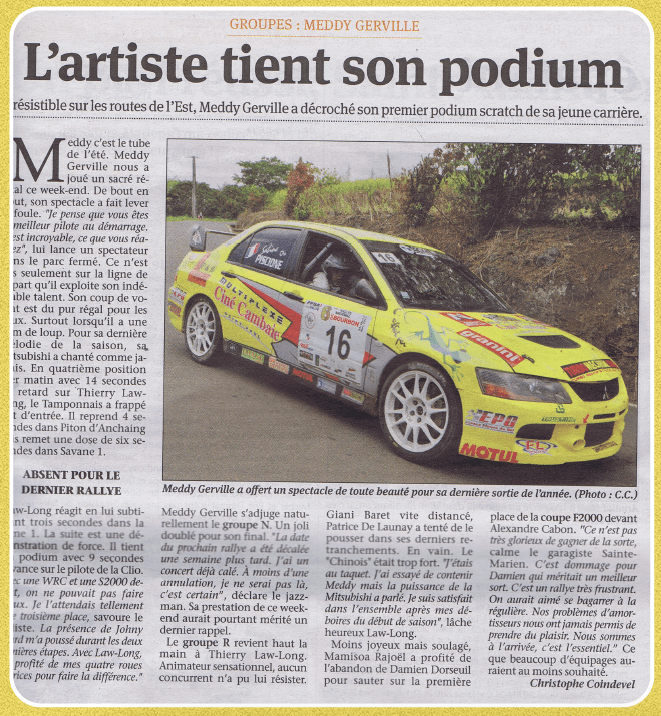 L&rsquo;artiste tient son podium
